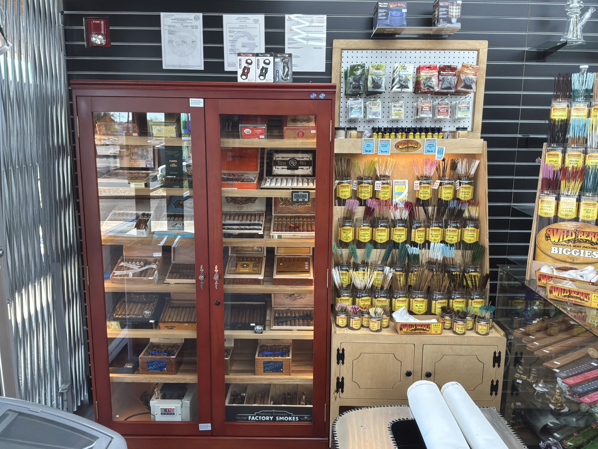 Cigars & Humidor at Smokeland Glendale